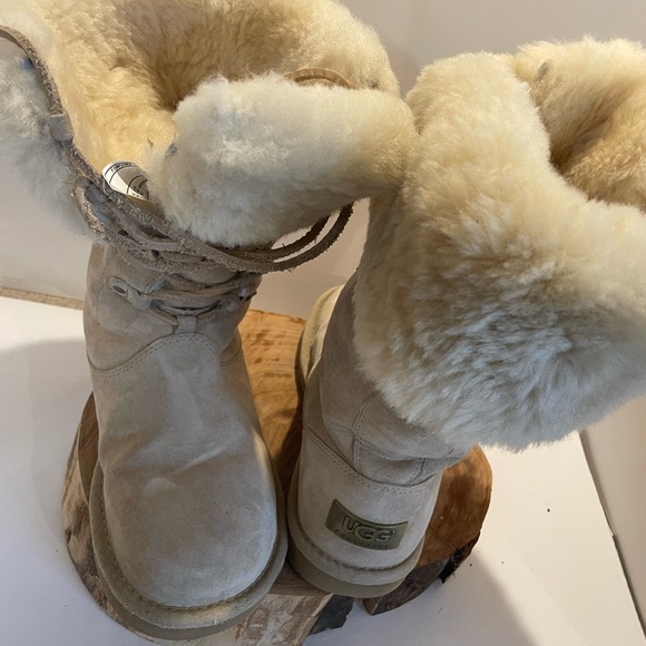 UGG Tan Shearling Winter Boots - Picture 16 of 16